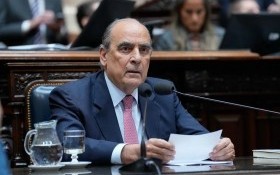 País