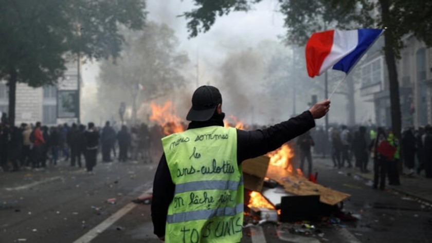 El Gobierno de Francia decretó toques de queda parciales tras la ola de disturbios